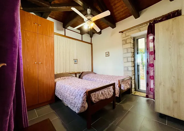 Stone Maisonettes Летний дом