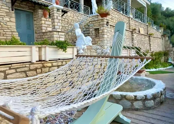 Летний дом Stone Maisonettes