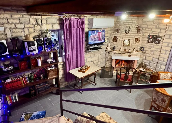 Stone Maisonettes Country house *